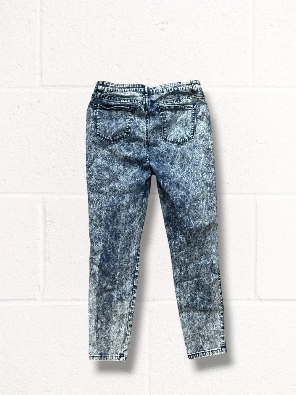 Almost Famous Acid-Wash Skinny Jeans, Large - Picture 5 of 7